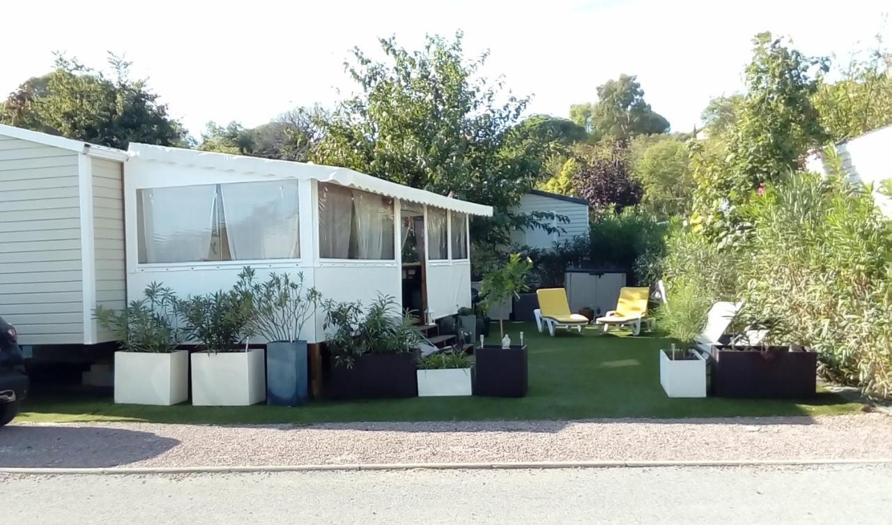 Hotel CAMPING Le Montourey Azur 78 Fréjus Exterior foto