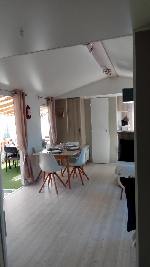 Hotel CAMPING Le Montourey Azur 78 Fréjus Exterior foto
