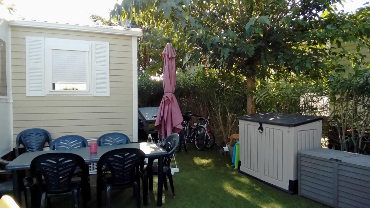 Hotel CAMPING Le Montourey Azur 78 Fréjus Exterior foto