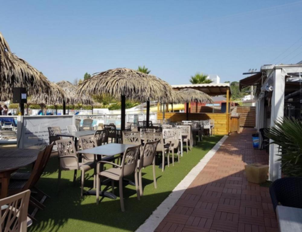 Hotel CAMPING Le Montourey Azur 78 Fréjus Exterior foto