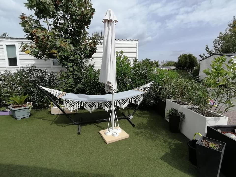 Hotel CAMPING Le Montourey Azur 78 Fréjus Exterior foto